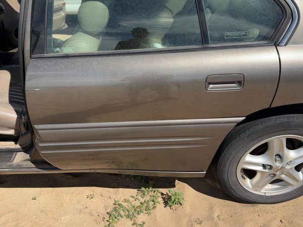 1999 Pontiac Bonneville Rear Door LH Gold — photo 3