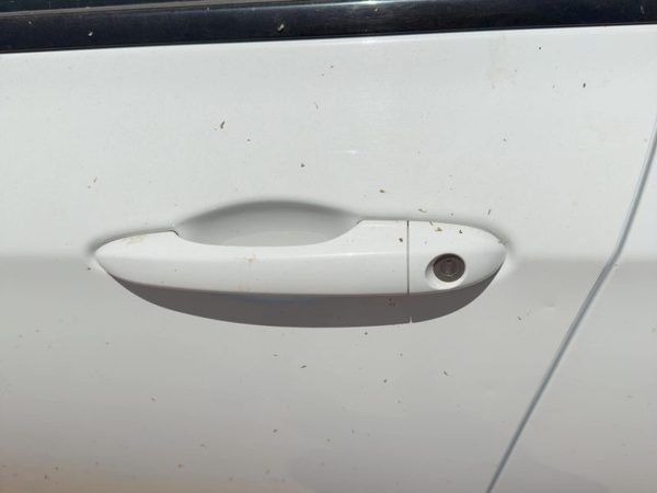 2013-2016 Dodge Dart Driver Left Front Outside Door Handle Oem White Pw7 — photo 2