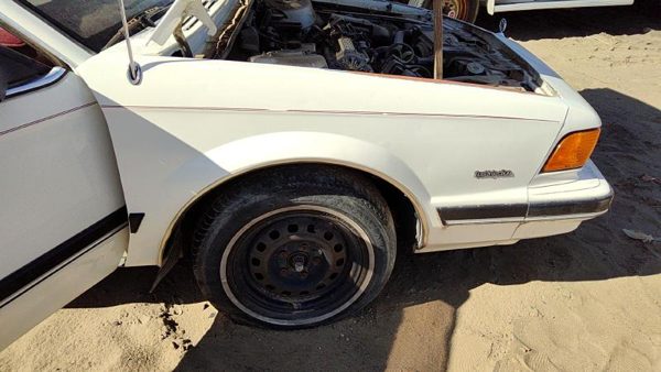 1989 Buick Century Fender RH White — photo 2