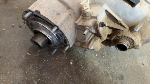 2013 Gmc Sierra 1500 Transfer Case Assembly OEM 4x4 Nqg 6 Speed Myc 24252684 — photo 4