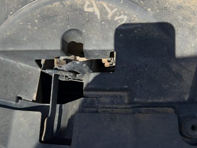 2006-2007 Chevy Monte Carlo Hood Latch Assembly With Bracket Oem 15884618