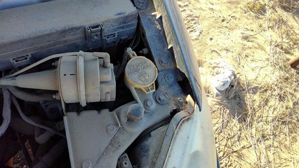 1998-2004 Dodge Intrepid Windshield Washer Fluid Reservoir With Pump Wiper Tank — photo 3