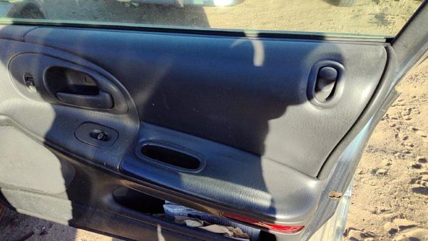 2001-2003 Dodge Intrepid Passenger Right Front Door Trim Panel With Switches — photo 2