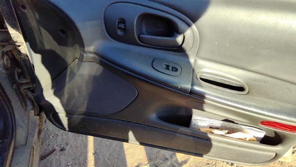 2001-2003 Dodge Intrepid Passenger Right Front Door Trim Panel With Switches — photo 6