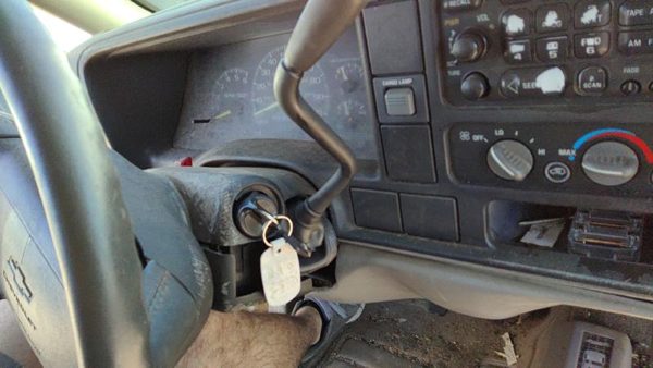 1995-1996 Chevy Silverado 1500 Steering Column Assembly Oem 26055129 — photo 1