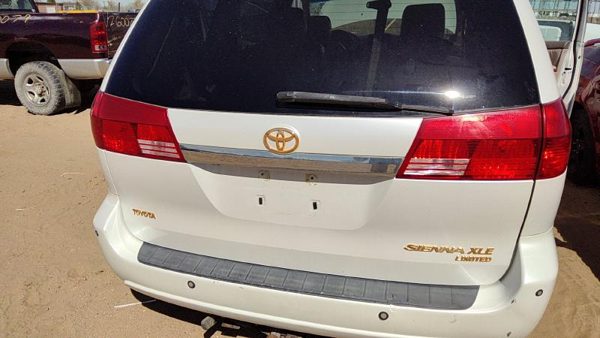2004 Toyota Sienna Trunk/decklid/hatch/tailgate White 071 — photo 1
