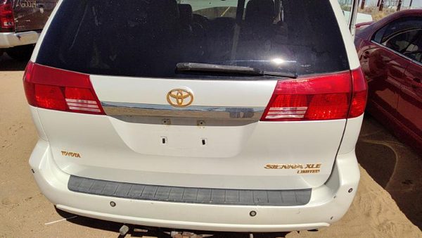 2004 Toyota Sienna Trunk/decklid/hatch/tailgate White 071 — photo 3