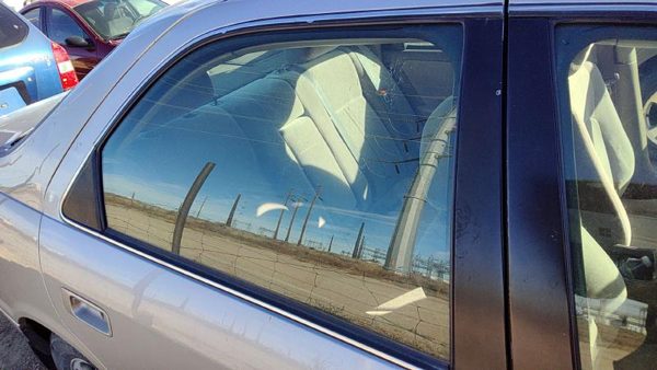 1997-2001 Toyota Camry Passenger Right Rear Side Window Door Glass Oem Back — photo 1