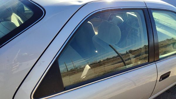 1997-2001 Toyota Camry Passenger Right Rear Side Window Door Glass Oem Back — photo 2