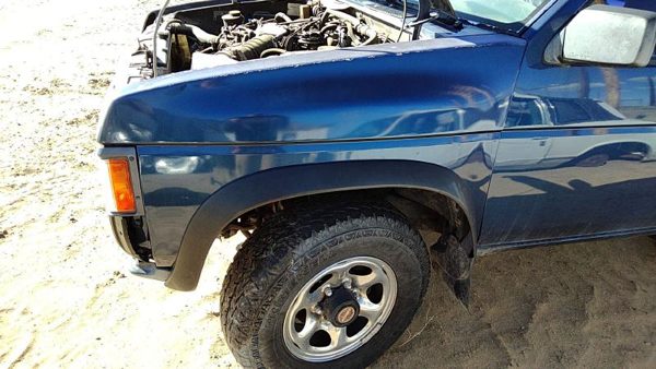 1995 Nissan Pathfinder Fender LH Blue — photo 1