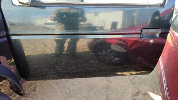 1994 Nissan Pathfinder Front Door LH Black — photo 1