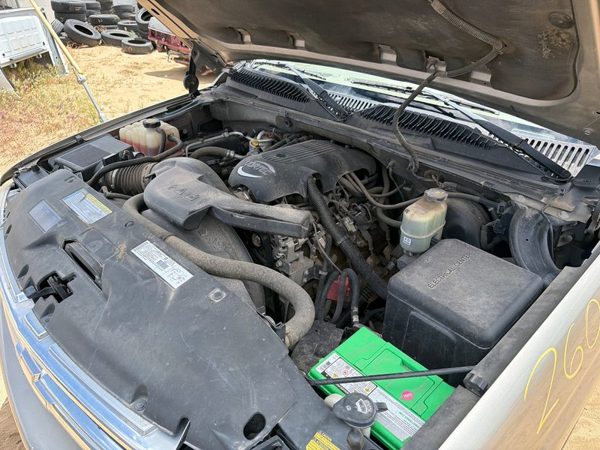 2001 Suburban 1500 — vehicle photo 2