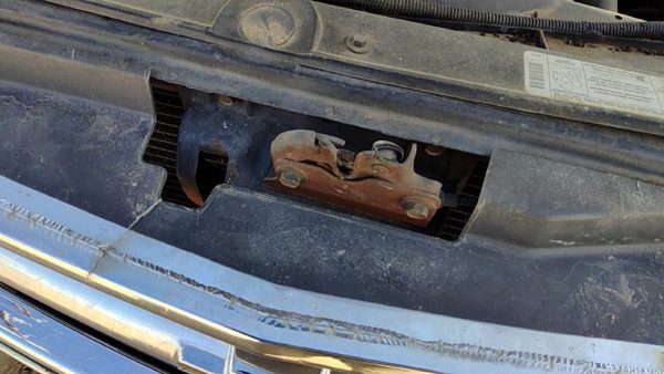 1995-1999 Chevy Suburban Hood Latch Assembly With Bracket Oem — photo 5