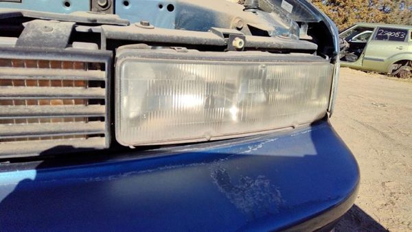 1989 Oldsmobile Cutlass Supreme Headlamp Assembly LH — photo 3