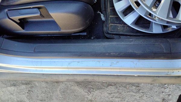 06-10 Vw Passat Passenger Right Lower Sill Step Moulding Trim Panel Oem Qq Black — photo 1