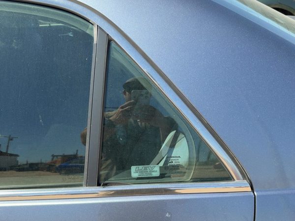 03-07 Honda Accord Driver Left Rear Vent Window Back Door Glass With Frame Oem — photo 2