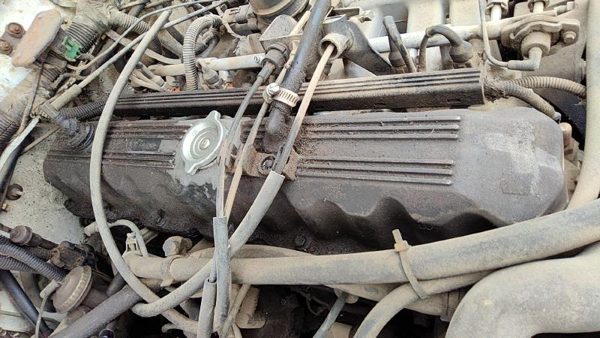 1991-1995 Jeep Cherokee Valve Cover Oem 4.0L — photo 2