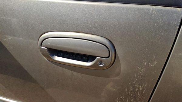 97-02 Ford Expedition Driver Left Front Outside Door Handle Oem Arizona Beige Aq — photo 1