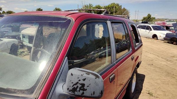 1994 Ford Explorer Front Door LH Red — photo 4