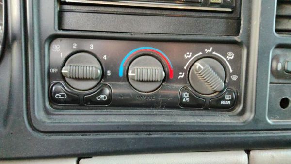 2000-2002 Chevy Suburban Temperature Control Module In Dash Heater Ac Head Unit — photo 2
