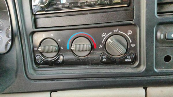 2000-2002 Chevy Suburban Temperature Control Module In Dash Heater Ac Head Unit — photo 1