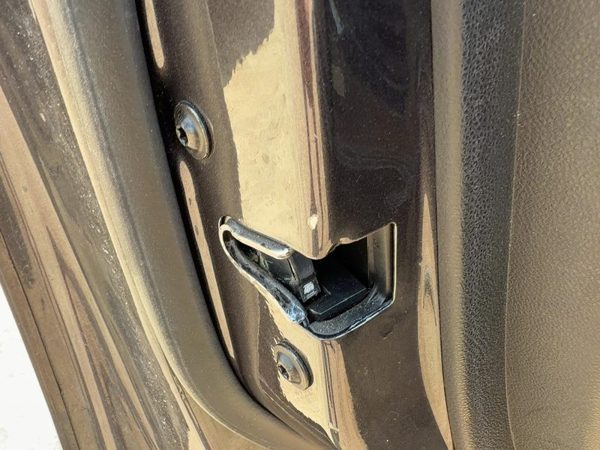 2010-2015 Chevy Equinox Driver Left Front Door Latch With Rods/Cables Oem — photo 2