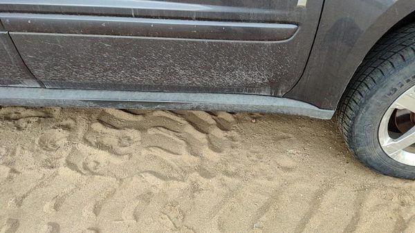 2006-2009 Chevy Equinox Passenger Right Lower Rocker Panel Moulding Side Skirt — photo 2