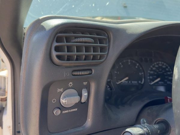 98-02 Chevy S10 Blazer Trim Bezel Around Speedometer Dash Surround Graphite 12H — photo 3