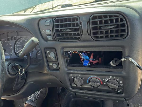 98-02 Chevy S10 Blazer Trim Bezel Around Speedometer Dash Surround Graphite 12H — photo 6