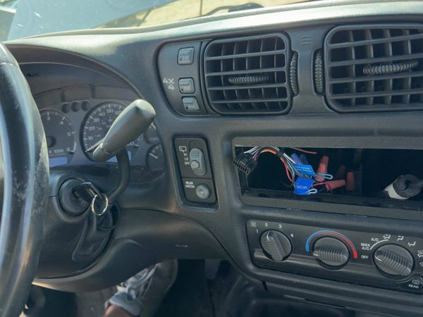 98-02 Chevy S10 Blazer Trim Bezel Around Speedometer Dash Surround Graphite 12H — photo 8