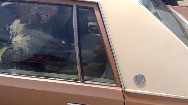 77-79 Lesabre Driver Left Rear Vent Window Small Back Door Glass With Frame — photo 5