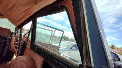 1984-1991 Jeep Grand Wagoneer Passenger Right Inner Quarter Glass Trim Oem