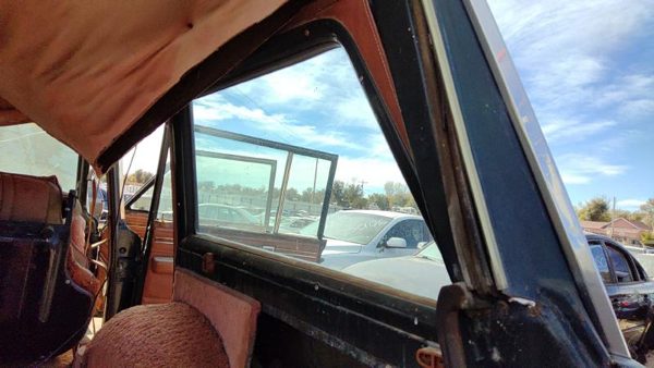 1984-1991 Jeep Grand Wagoneer Passenger Right Inner Quarter Glass Trim Oem — photo 2