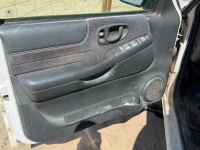 2001 Chevy S10 Blazer Driver Left Front Door Trim Panel Graphite 12H 15018300