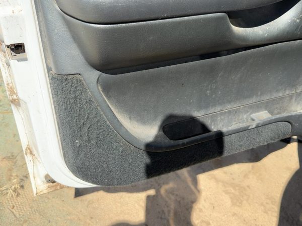 2001 Chevy S10 Blazer Driver Left Front Door Trim Panel Graphite 12H 15018300 — photo 6