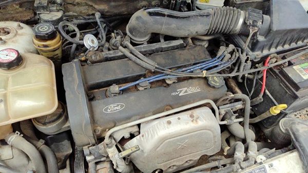2000 Focus Station Wagon Cylinder Head Assembly OEM 2.0L Dohc — photo 2