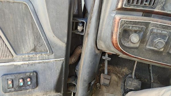87-91 F250 Pickup Driver Left Lower Kick Trim Panel Oem Gray — photo 4