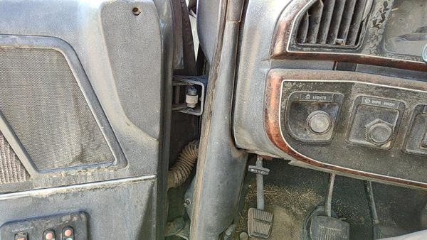 87-91 F250 Pickup Driver Left Lower Kick Trim Panel Oem Gray — photo 5