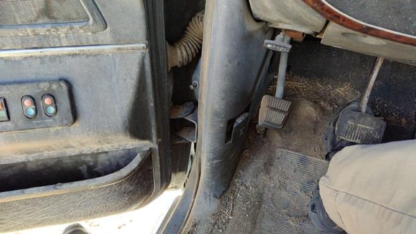 87-91 F250 Pickup Driver Left Lower Kick Trim Panel Oem Gray — photo 7