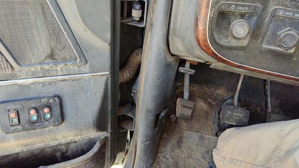 87-91 F250 Pickup Driver Left Lower Kick Trim Panel Oem Gray — photo 2