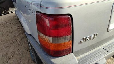 1993-1998 Jeep Grand Cherokee Driver Left Tail Light Brake Lamp Oem Rear