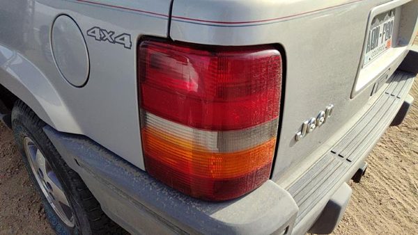 1993-1998 Jeep Grand Cherokee Driver Left Tail Light Brake Lamp Oem Rear — photo 4
