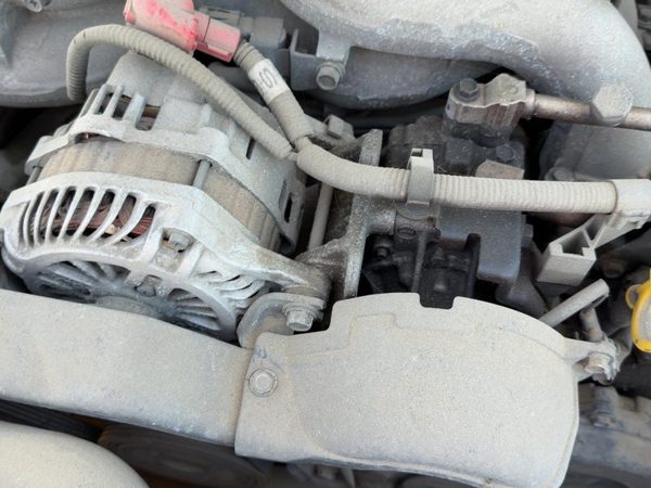 2006 Subaru Legacy Outback AC Compressor Alternator Mount Bracket Set 73633AG001 — photo 2
