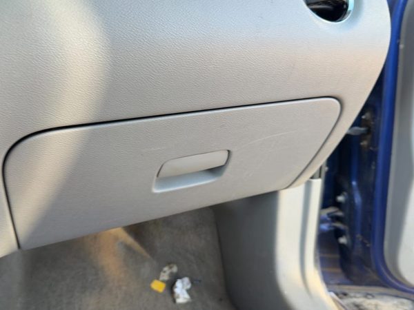 06-11 Hhr Glove Box Assembly Complete Door With Latch Oem Front Lower Gray 14B — photo 2
