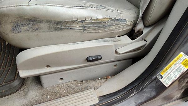 05-09 Chevy Equinox Driver Left Side Power Seat Switch With Trim Panel Gray 142 — photo 3