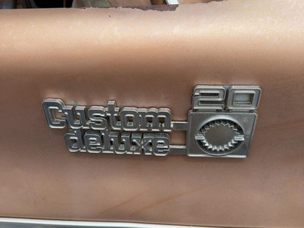 1973-1980 Chevy Silverado C20 Pickup Driver Left Emblem Badge Fender Brown OEM — photo 3