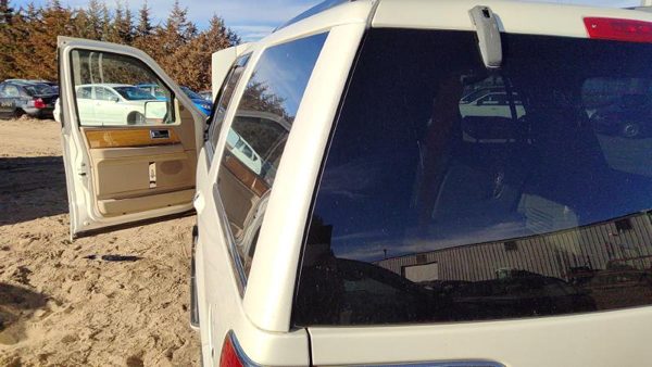 08 Navigator Driver Left Rear Corner Moulding On Quarter Panel White Chocolate — photo 2