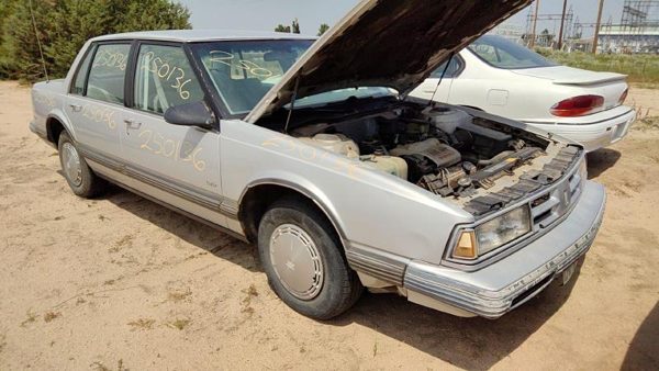 1990 Oldsmobile Delta 88 — vehicle photo 1