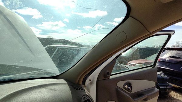 05 New Style Malibu Passenger Right A Pillar Trim Windshield Post Panel Neutral — photo 2