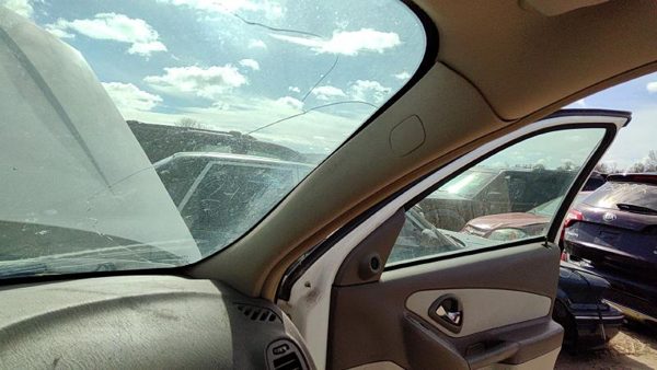 05 New Style Malibu Passenger Right A Pillar Trim Windshield Post Panel Neutral — photo 3